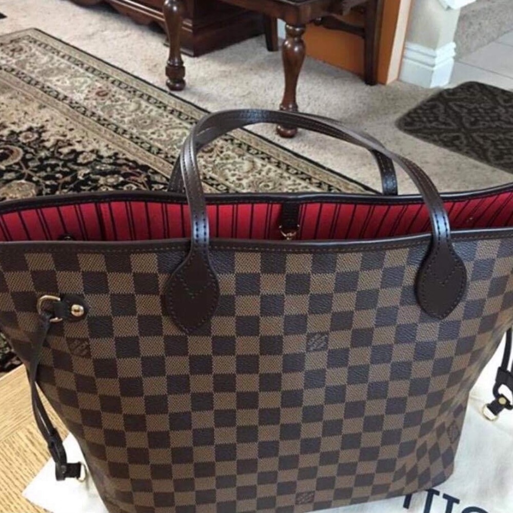 Excellent Condition 2018 Neverfull